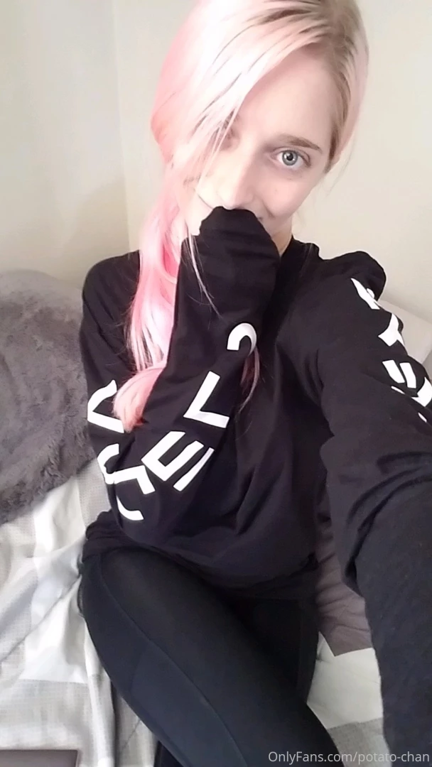 Stay warm today it is really feeling like winter here time to stay 