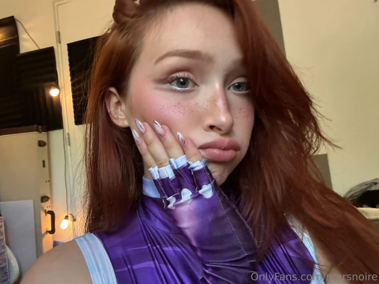 Do u think i make a convincing starfire part 1 