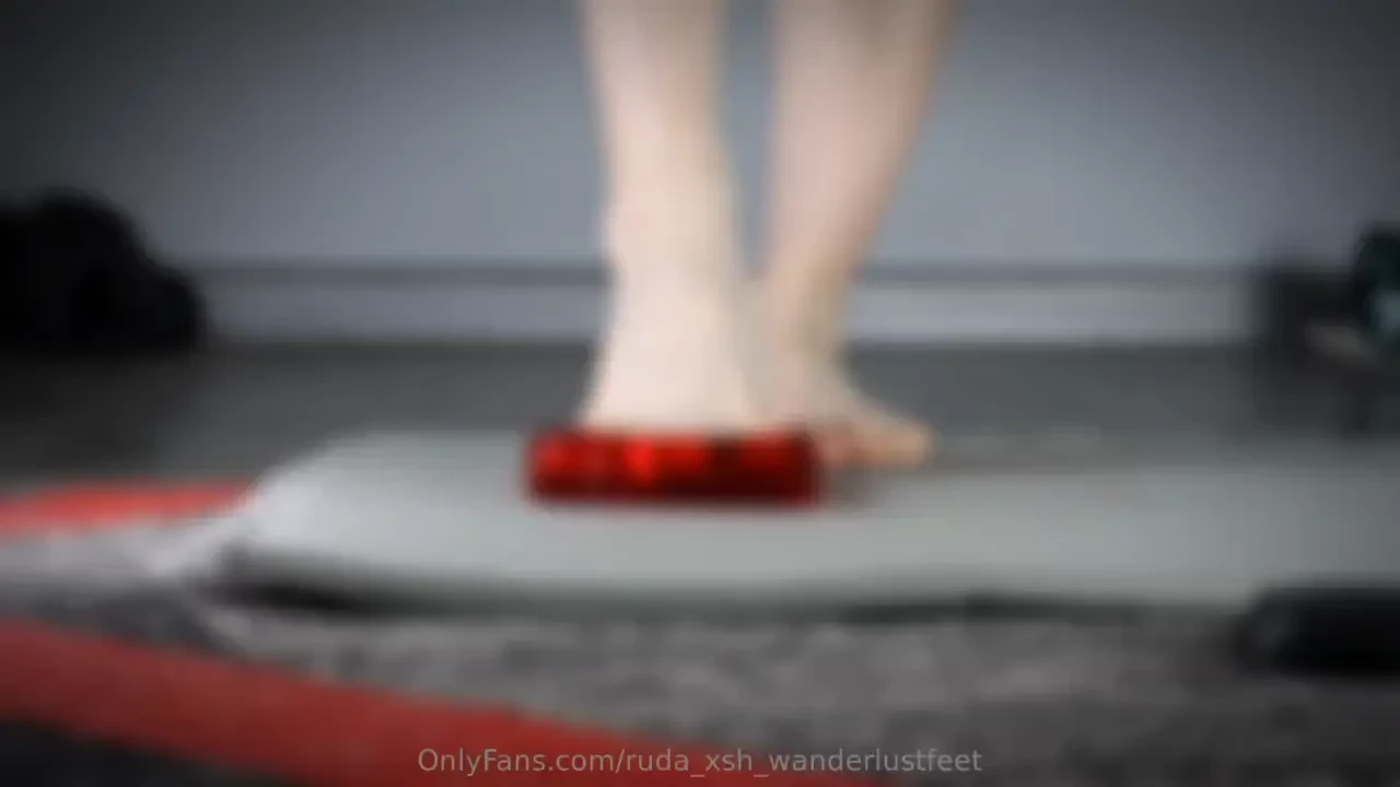 Stepping on a jelly felt so good i need your help with cleaning tho part 1 