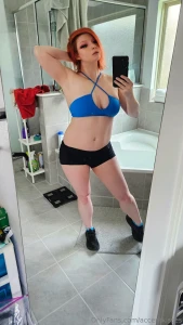 39 minutes of pole class footage and a lil jiggle treat one full pole