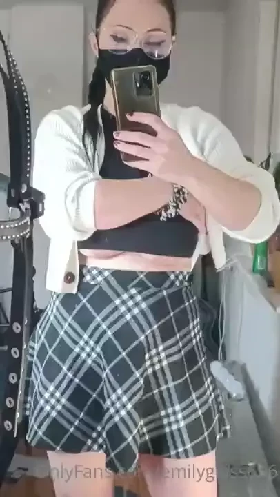 Wanna get ready for work with me 