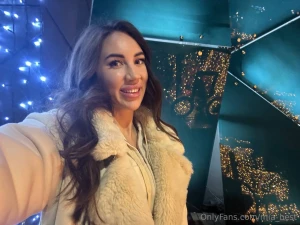 Looking at these lights i involuntarily remember the holidays but soon