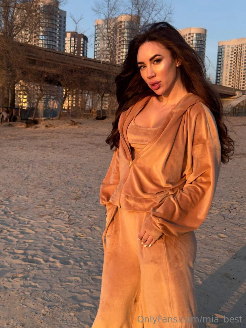 I m seeing off another beautiful day watching the sun slowly disappear 