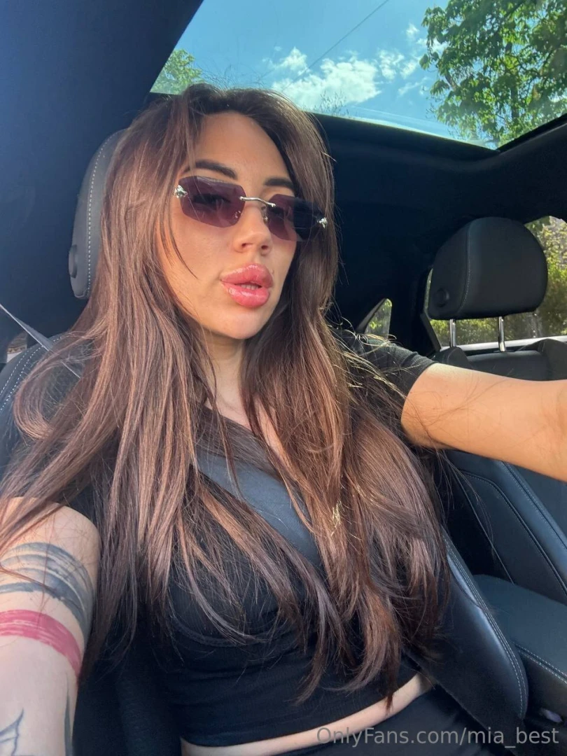 There s no happier face than mine when i m driving 