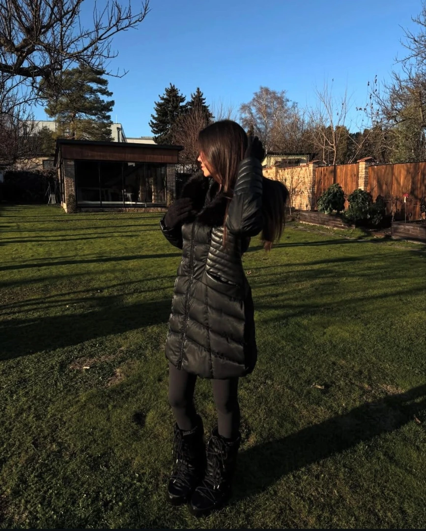 Long coats and long moneyyyy 