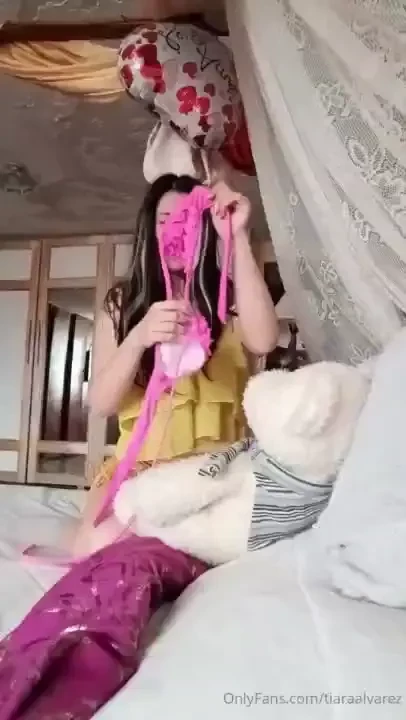 As me despierto y me pongo mi bikini para irme a nataci n siempre tuya 