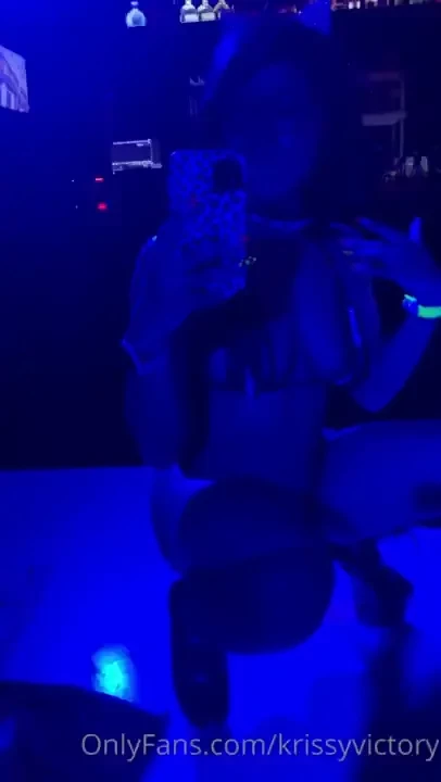 Do you like my outfit love 