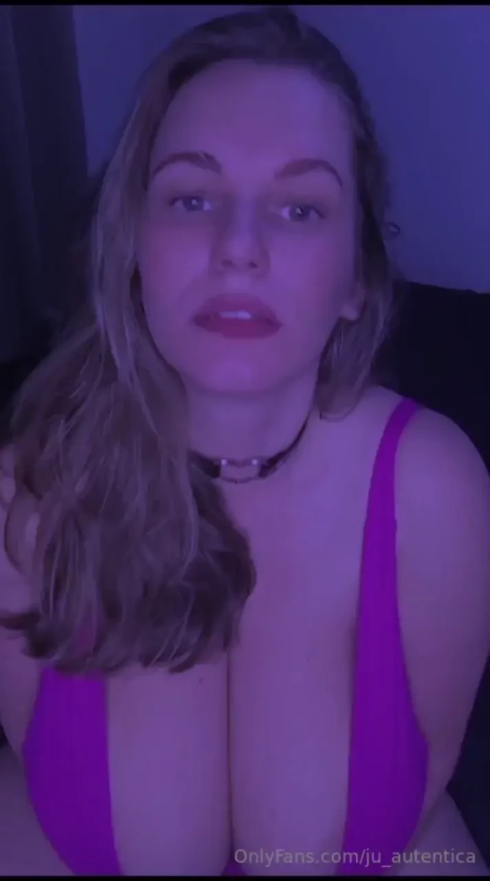 Voc se masturbando pra mim e eu esperando voc me encher de leitinho 