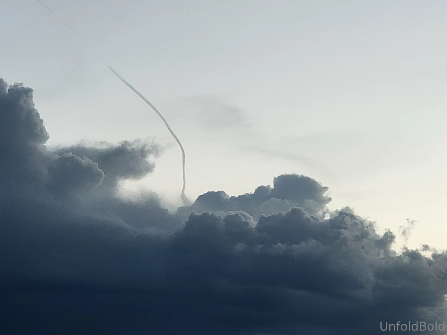 Ummm does anyone know what this is o o it looks like a reverse tornado 