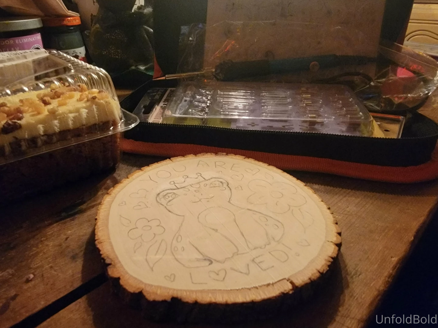 Got myself a peice of carrot cake and going to brush up my wood 