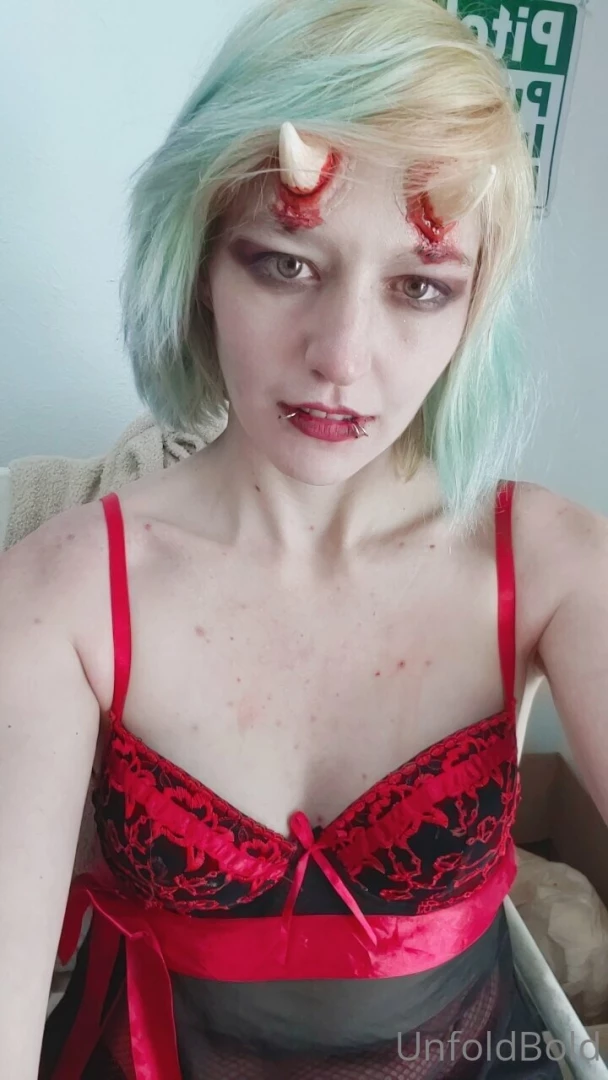 Happy halloween whatcha getting into tonight here s into the music 