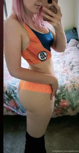 Last year random side booty selfie since right now i m a fat goblin