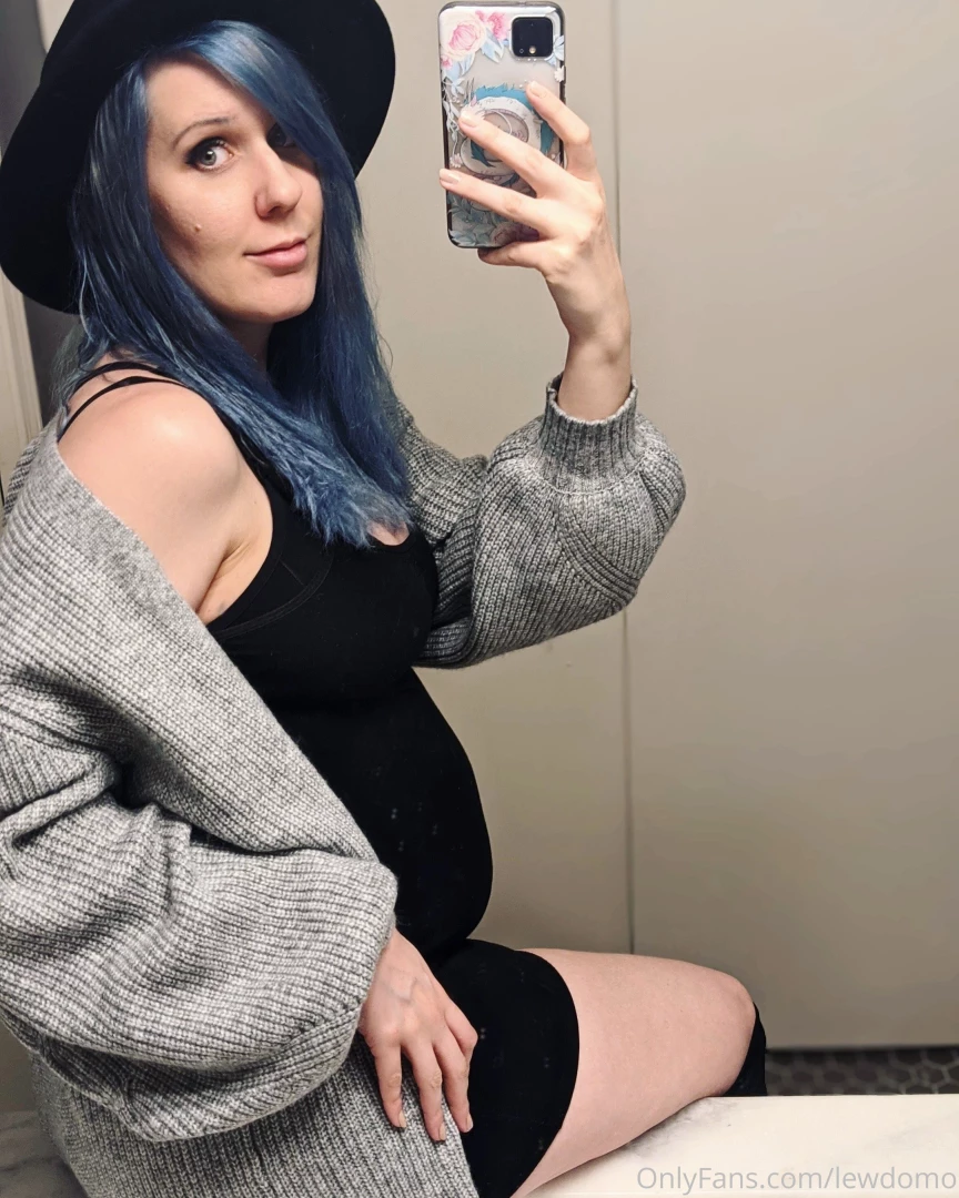 Current hair and belly photo it s getting big 