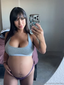 I feel like my bump is growing more each day and it s hard to put into