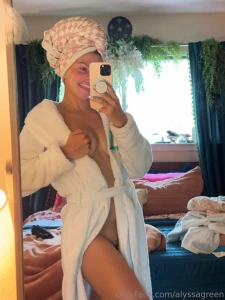 It is an absolutely gorgeous day and i just finally did my taxes i got part 1