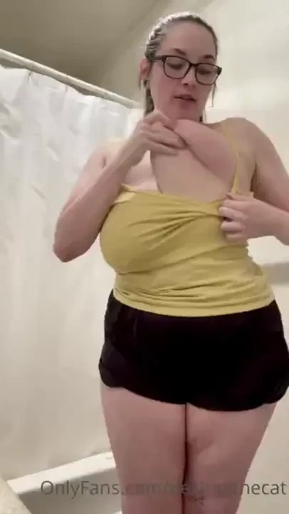 I love fingering my ass and my pussy at the same time p p s i get so 