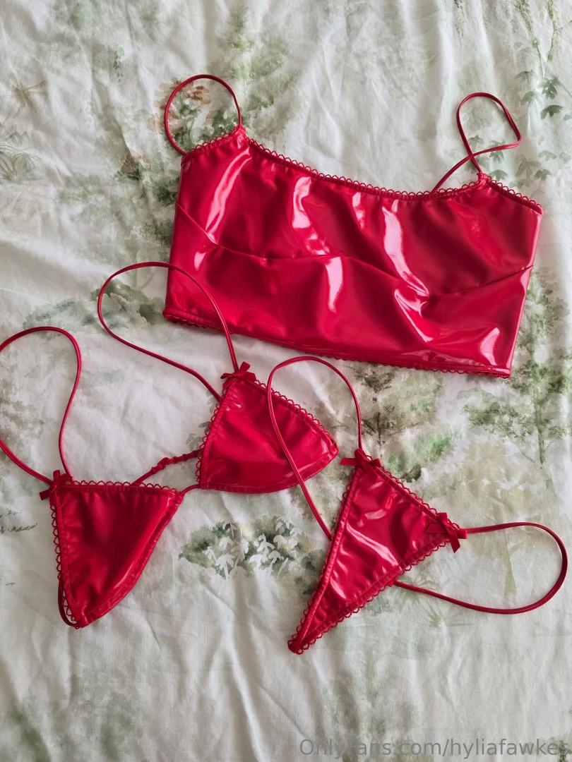 Valentine s ideas for my new lingerie set what do you want to see what 