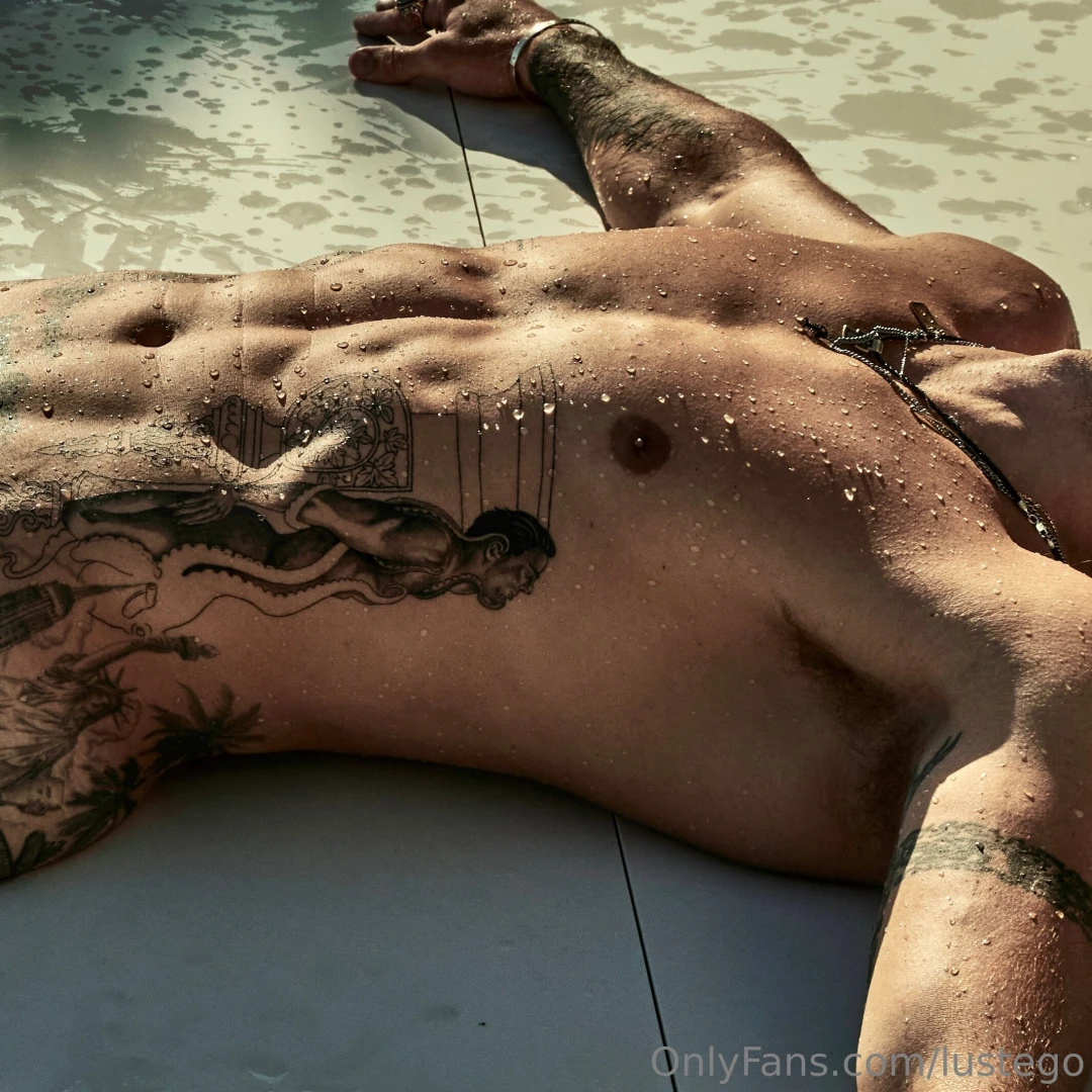 Full frontal from my shoot for yummy magazine 