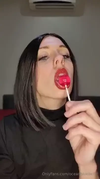 Mavis will literally suck you dry smash that tip button if you d fuck 