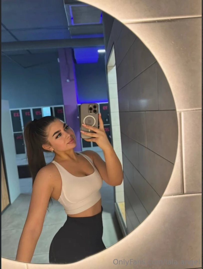 Hi there i m kristina kristina_charm and i love surprising the people part 1 