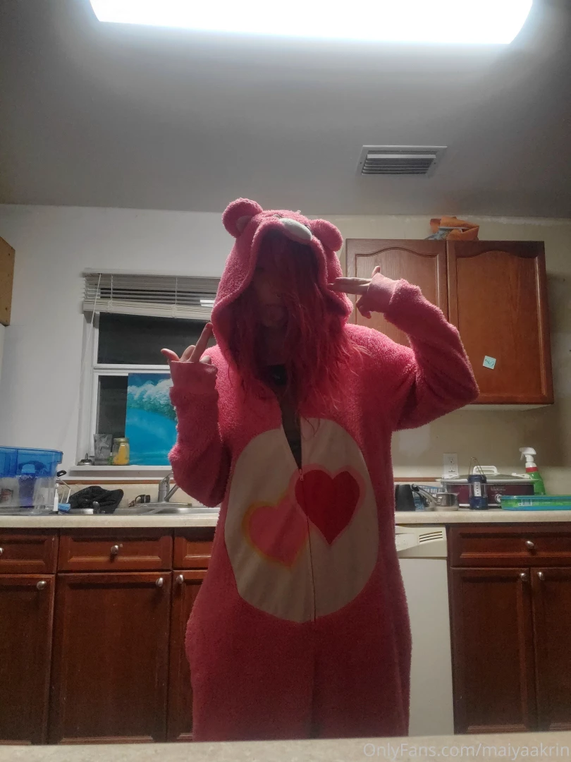 I m smol and got loads of attitude i can be your dream girl or a 