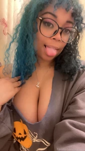 Happy mommy day to me ive been workinhgl much but im back anf im drunk