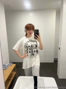 Swipe to pull down my pants hehe