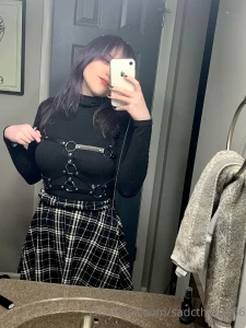 You like a girl w some gear