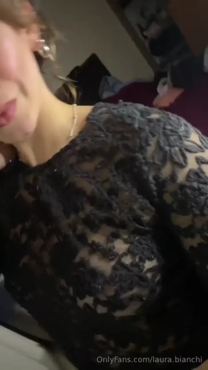 I think i forgot an important part of my outfit hehe can you help me part 1 