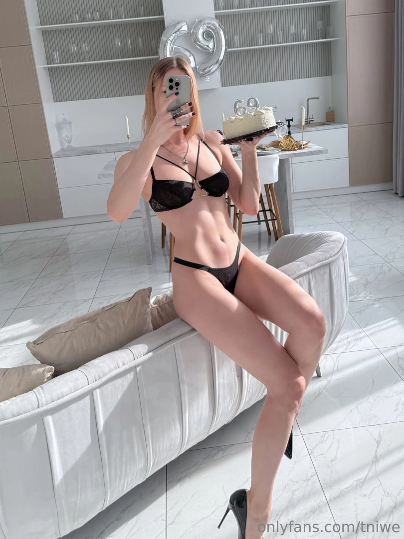 My birthday is coming so i ve made smth extra hot join me to celebrate 