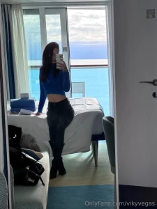 Guarda che stanzetta mi hanno riservato oggi vorresti condividerla con