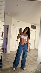 Even when im jus chillin at home i keep it pretty