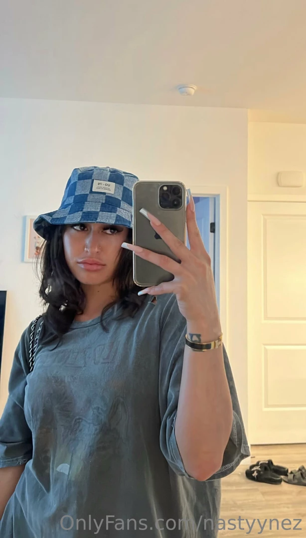 Pretty little baddie 