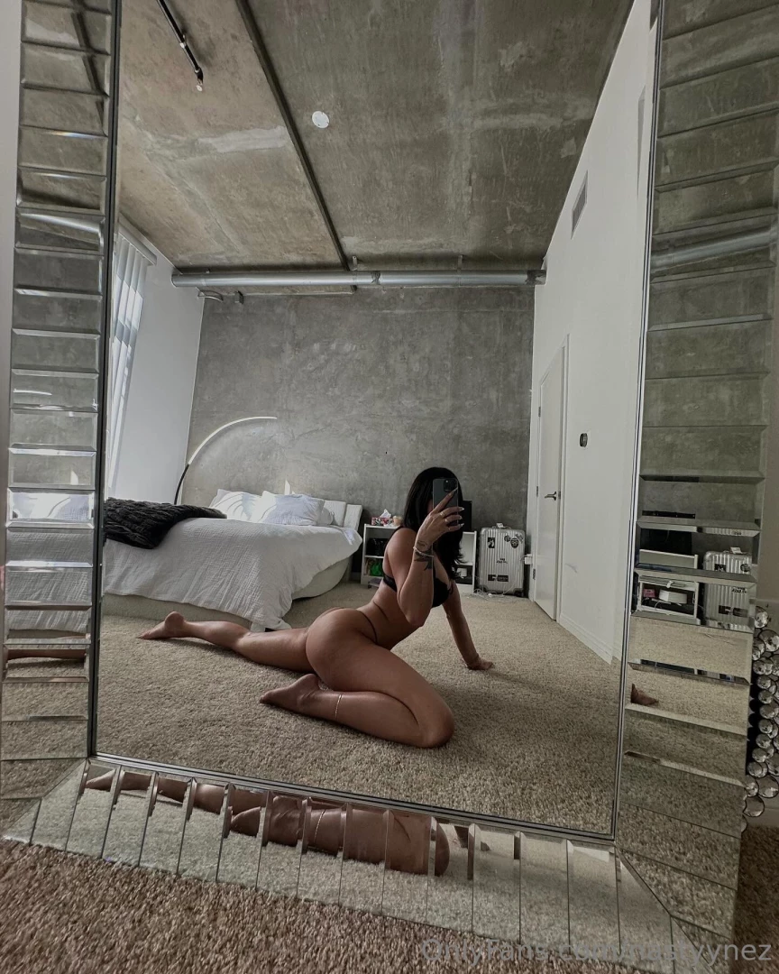 I know i m your dream girl 