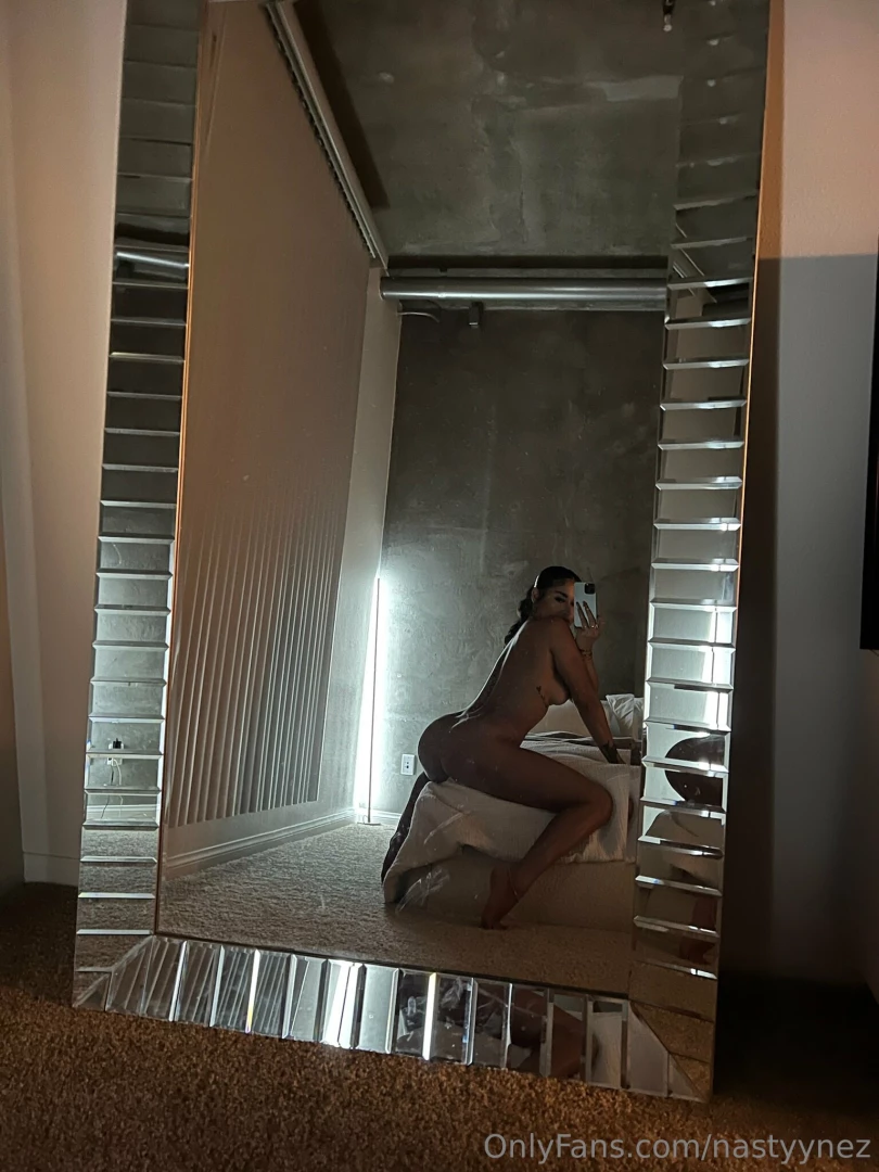 I just dropped something hot in your dms i think you ll like it 