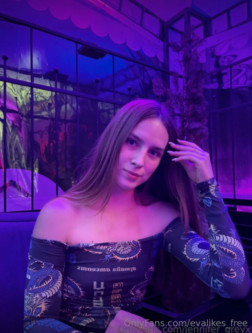 My friend is looking for some fun follow her free page jennifer_greyx part 1 