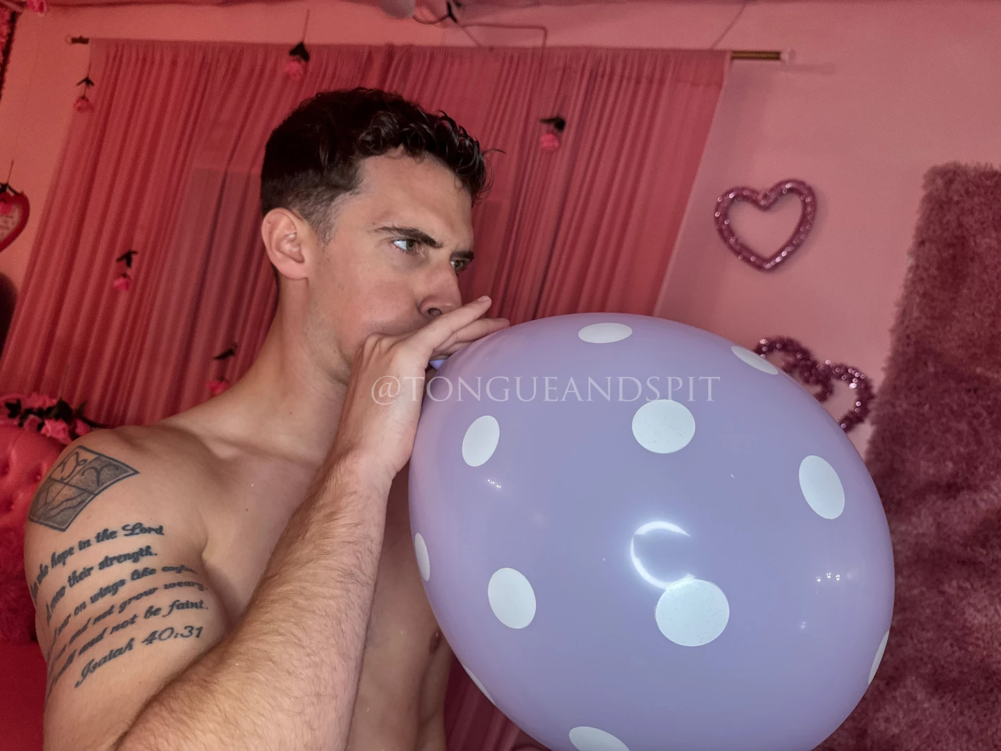 Jason pierce jasonpiercexxx doing some balloon action 