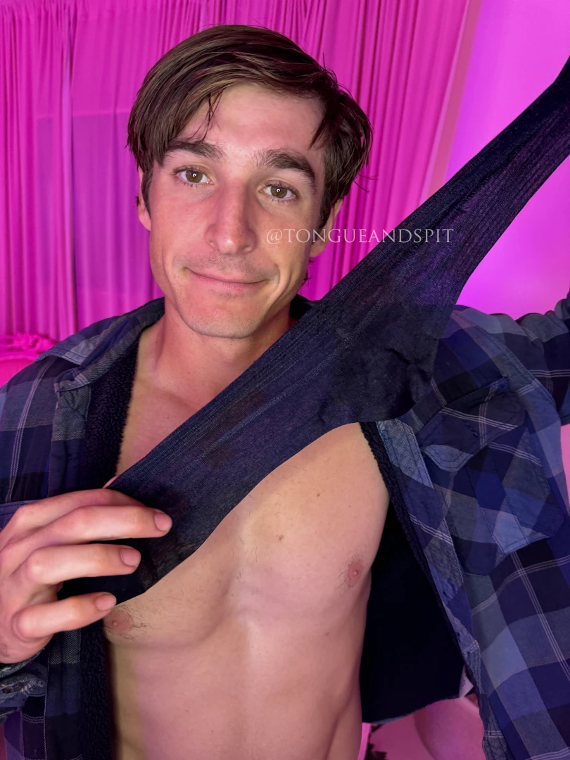 Logan joeyjones99 doing a nose and sock request part 3 