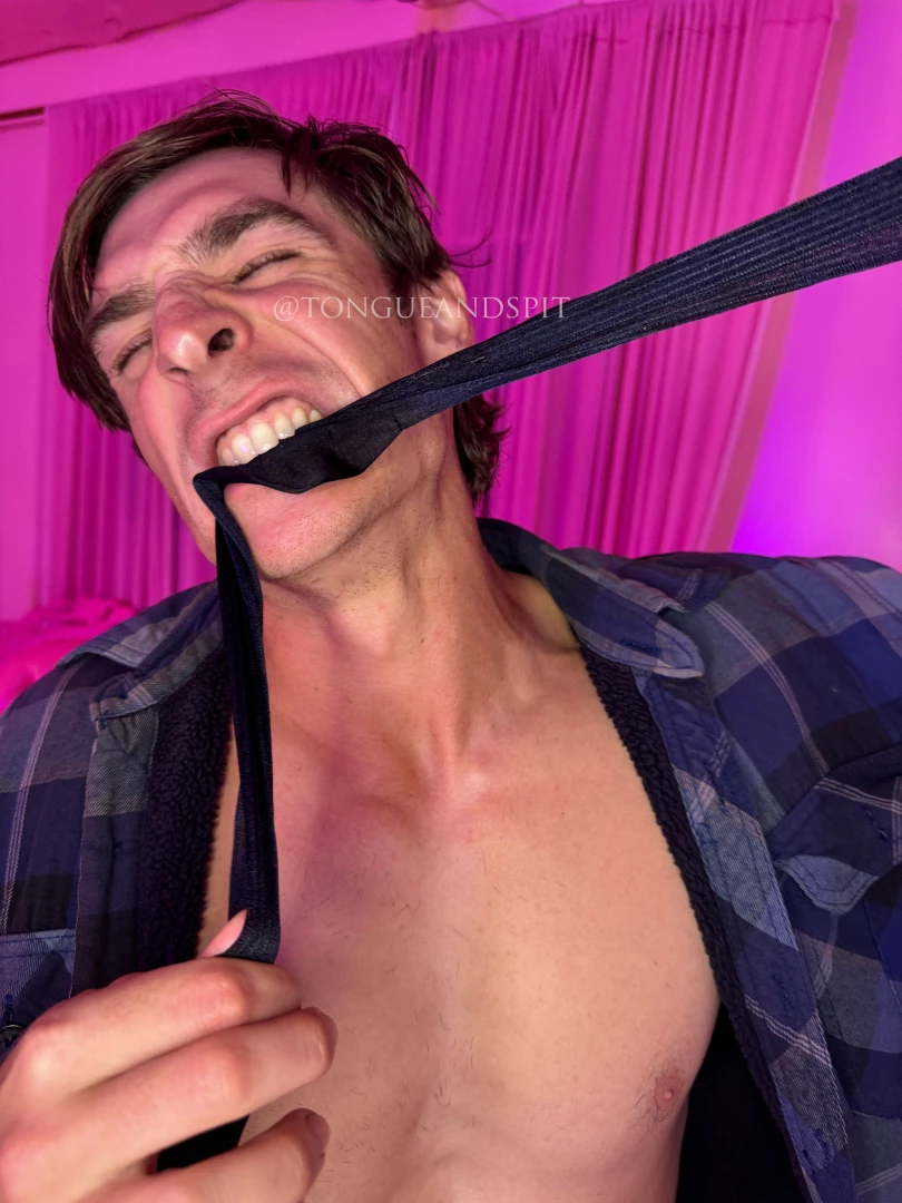 Logan joeyjones99 doing a nose and sock request part 1 