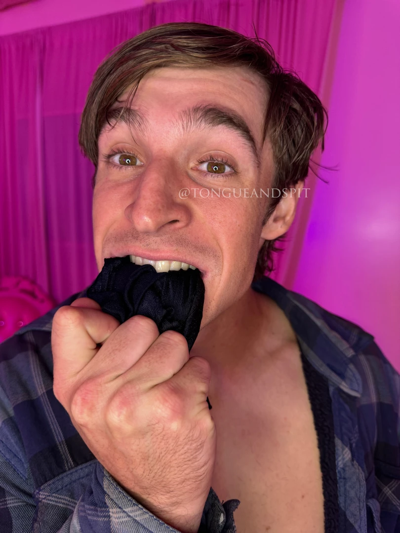 Logan joeyjones99 doing a nose and sock request part 4 