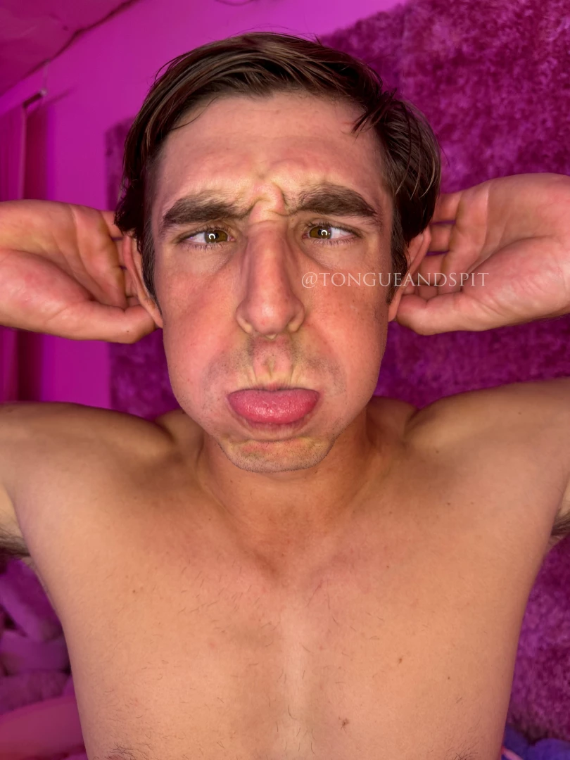 Logan joeyjones99 making funny faces 