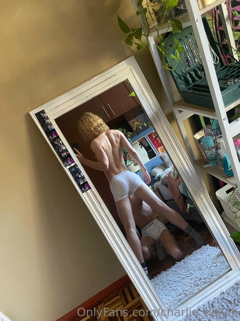 Waiting to get suck off 