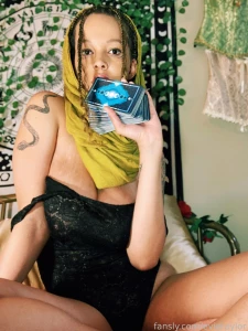 Fun fact did you know that i am a particulary good tarot reader and part 9