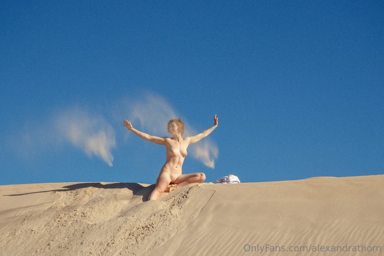 Naked sand dune frolicking kinda day full set --- gt https onlyfans 