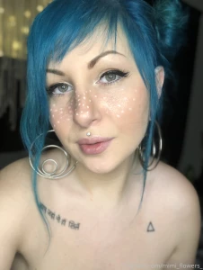 Finally figured out how to do buns in my hair and i m never taking part 6