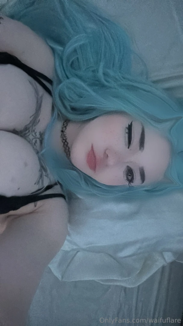 Wanna lick or kiss my tattoos 