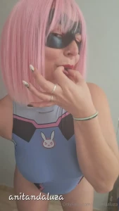 Un joi vestida asi