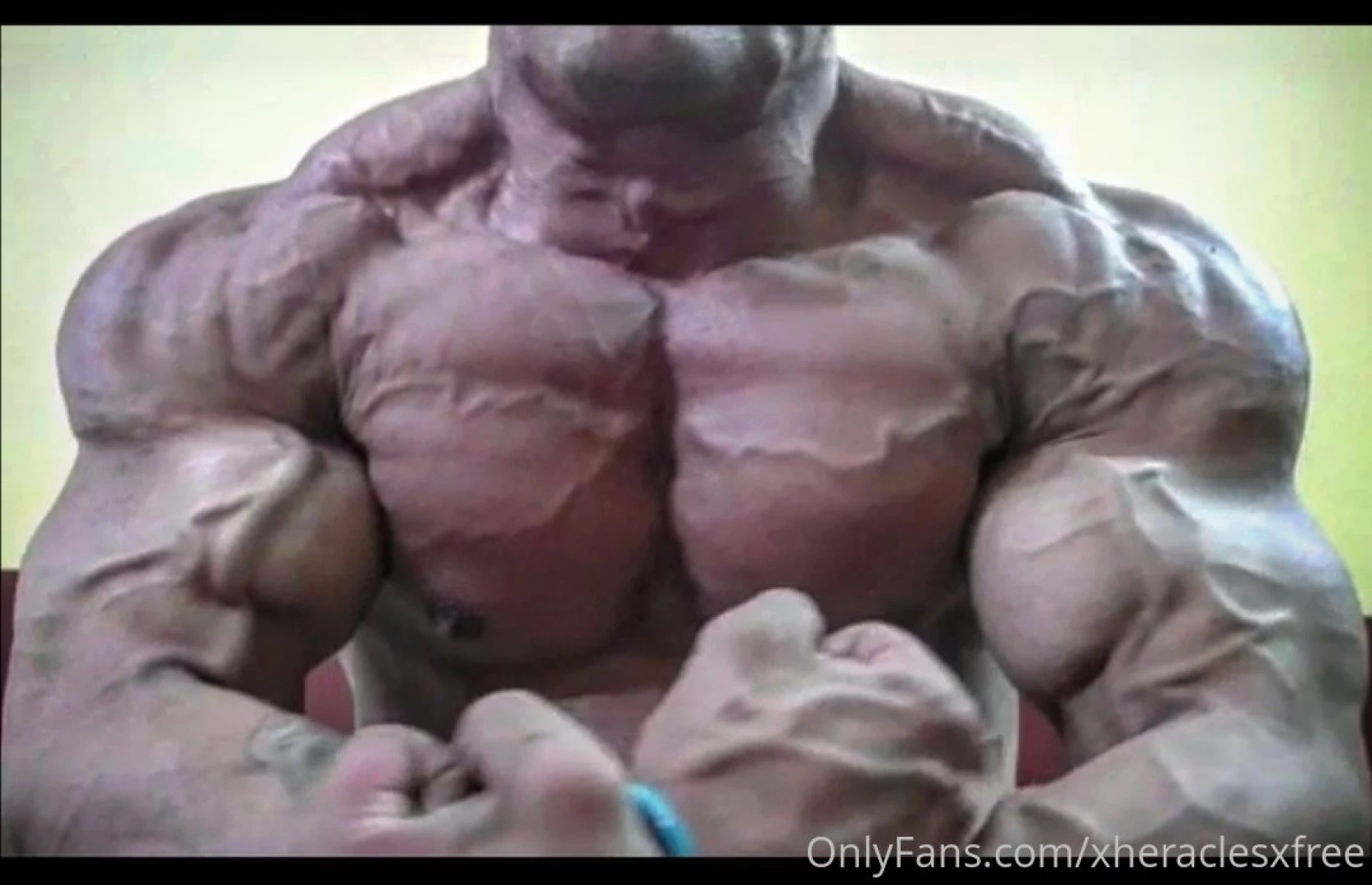 heraclesolympus - Muscleworship sex xheraclesx part 6 