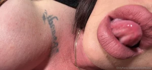 Give mommy a morning smoooch