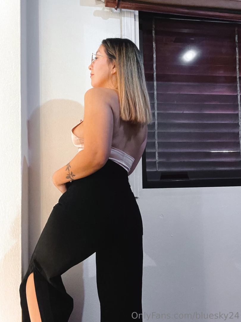 Do you want to see how i try on all my jeans unlock to join me and see 